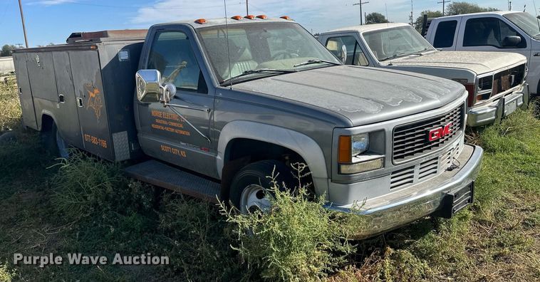 image for item DM2627 1995 GMC Sierra 3500  utility bed pickup truck