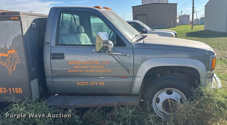 image for item DM2627 1995 GMC Sierra 3500  utility bed pickup truck