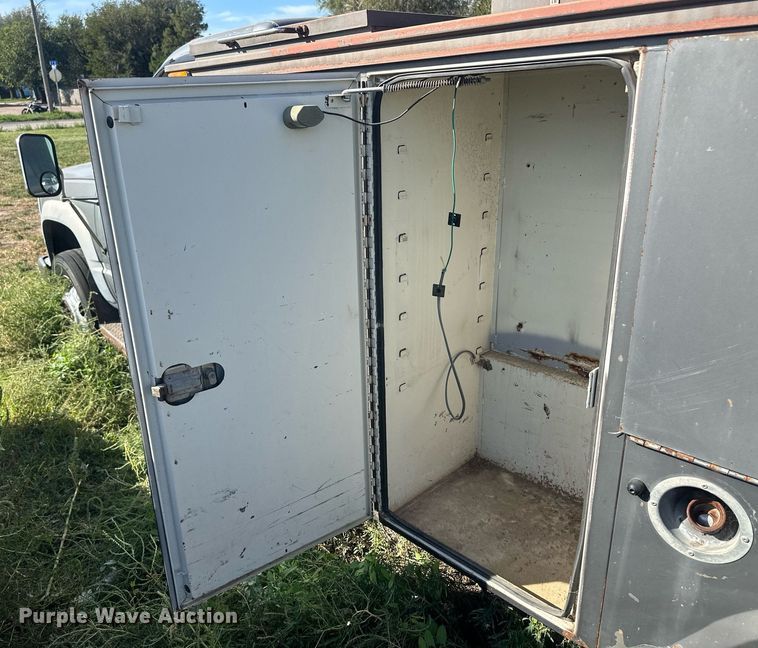 image for item DM2627 1995 GMC Sierra 3500  utility bed pickup truck