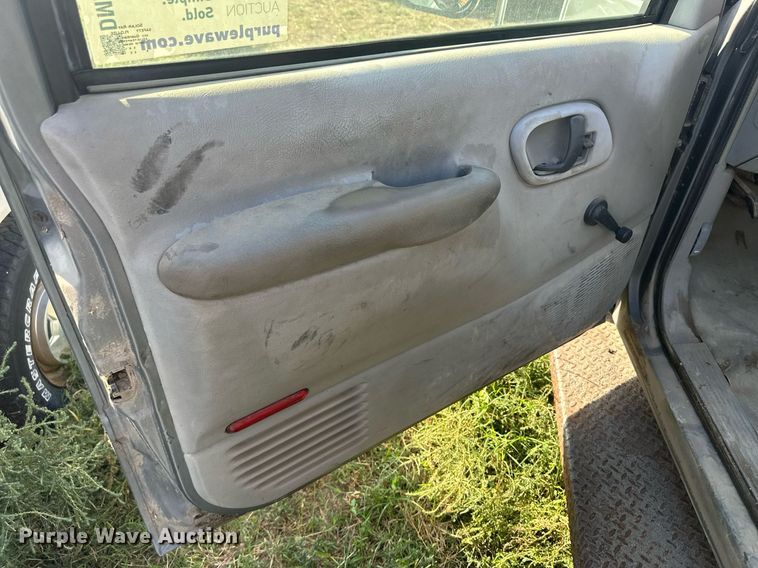 image for item DM2627 1995 GMC Sierra 3500  utility bed pickup truck