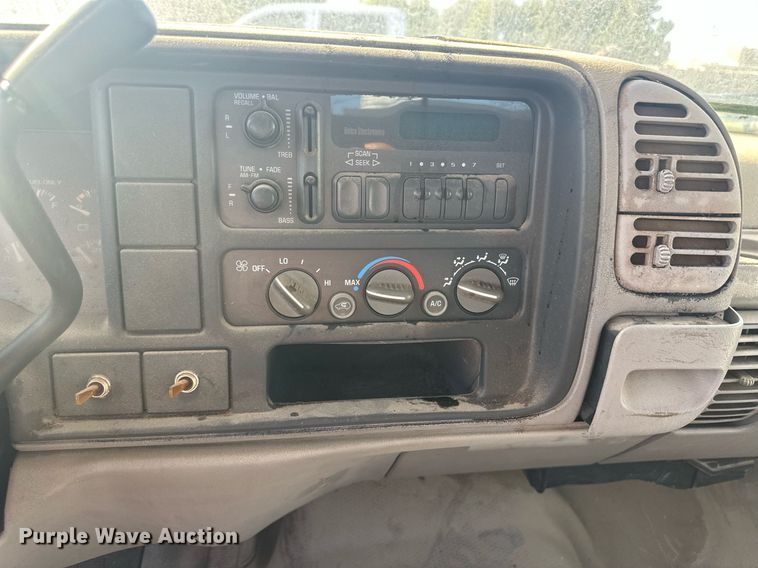 image for item DM2627 1995 GMC Sierra 3500  utility bed pickup truck