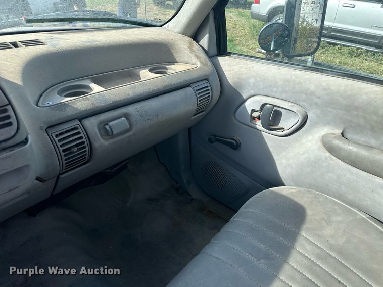 image for item DM2627 1995 GMC Sierra 3500  utility bed pickup truck