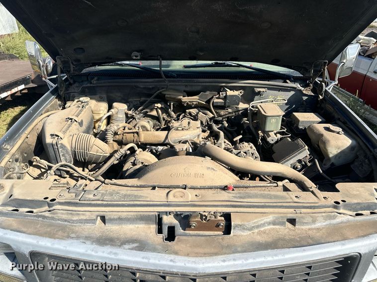 image for item DM2627 1995 GMC Sierra 3500  utility bed pickup truck