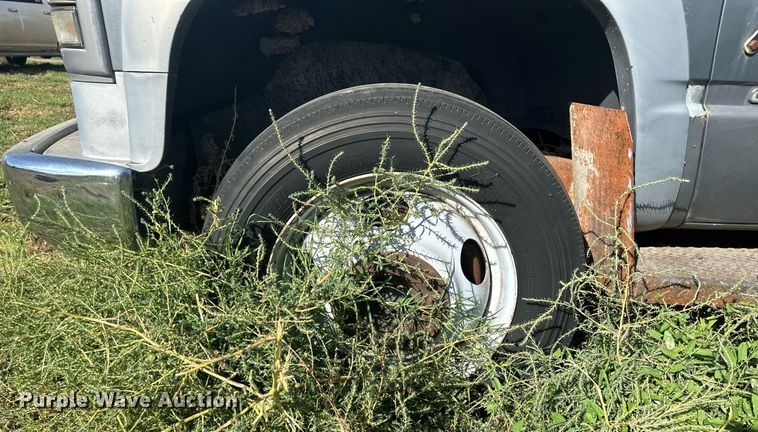 image for item DM2627 1995 GMC Sierra 3500  utility bed pickup truck