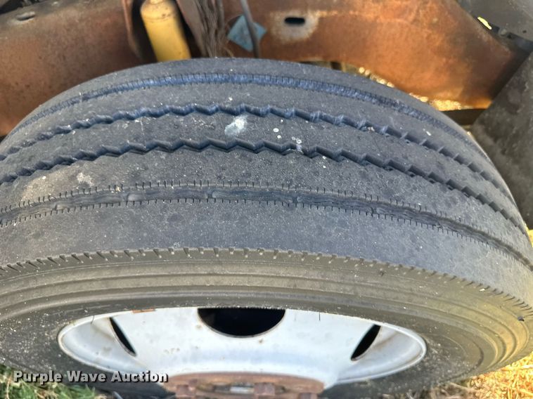 image for item DM2627 1995 GMC Sierra 3500  utility bed pickup truck