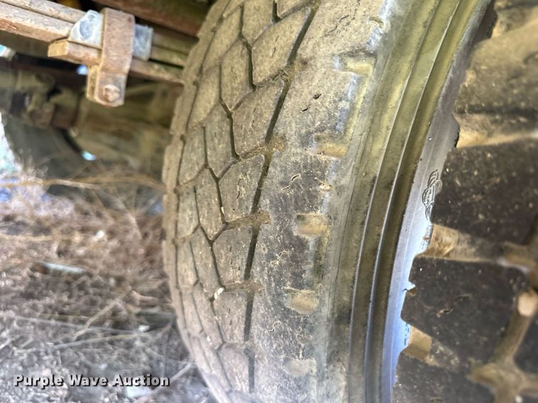 image for item DM2627 1995 GMC Sierra 3500  utility bed pickup truck