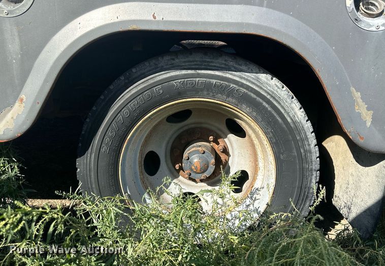 image for item DM2627 1995 GMC Sierra 3500  utility bed pickup truck