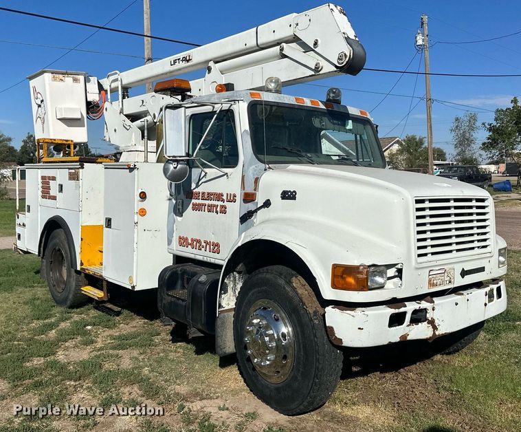 image for item DM2629 2001 International 4700  bucket truck