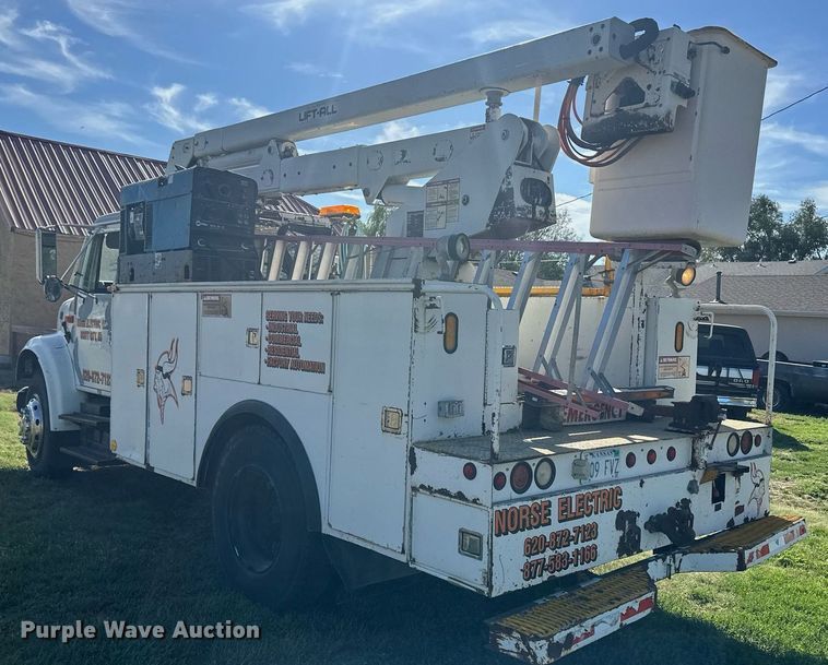 image for item DM2629 2001 International 4700  bucket truck