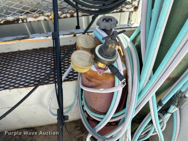 image for item DM2629 2001 International 4700  bucket truck