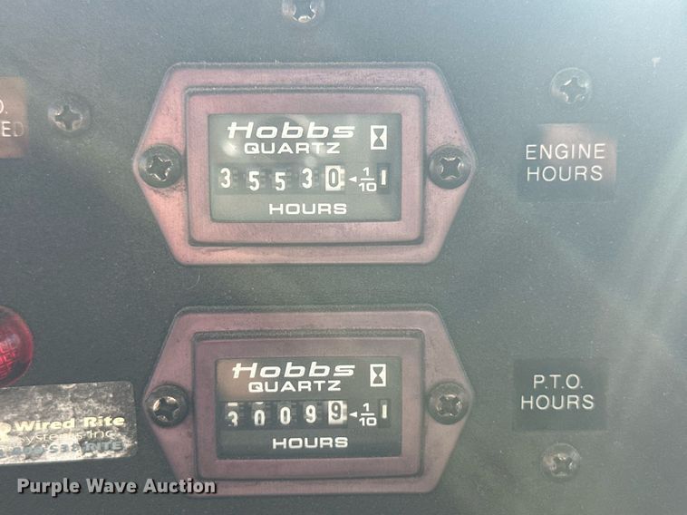 image for item DM2629 2001 International 4700  bucket truck