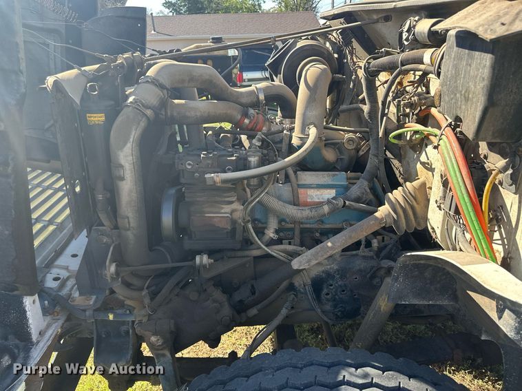 image for item DM2629 2001 International 4700  bucket truck