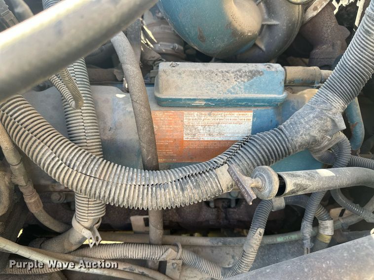 image for item DM2629 2001 International 4700  bucket truck