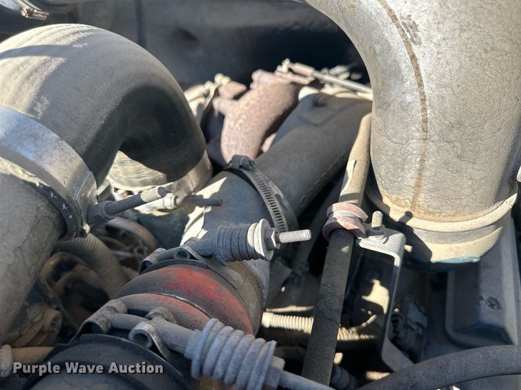 image for item DM2629 2001 International 4700  bucket truck