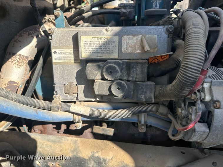 image for item DM2629 2001 International 4700  bucket truck