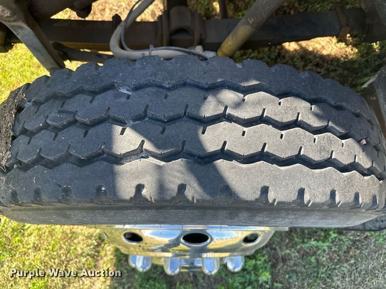 image for item DM2629 2001 International 4700  bucket truck