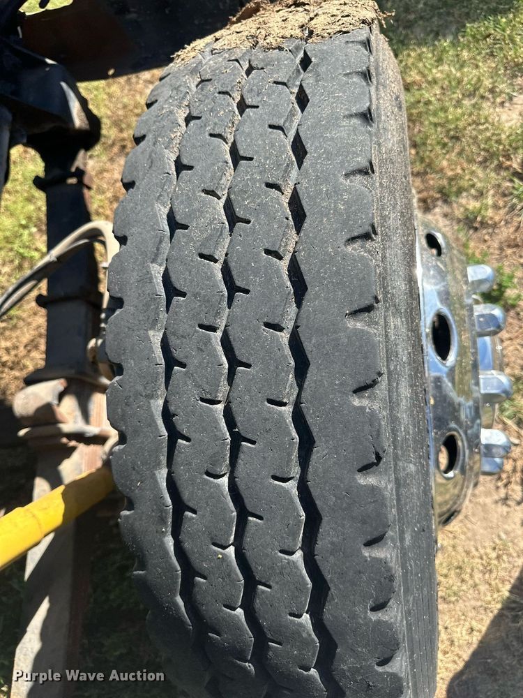 image for item DM2629 2001 International 4700  bucket truck