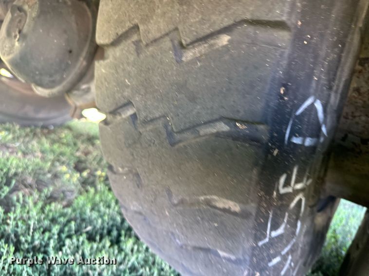 image for item DM2629 2001 International 4700  bucket truck