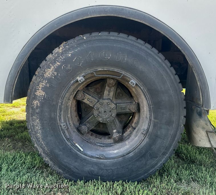 image for item DM2629 2001 International 4700  bucket truck