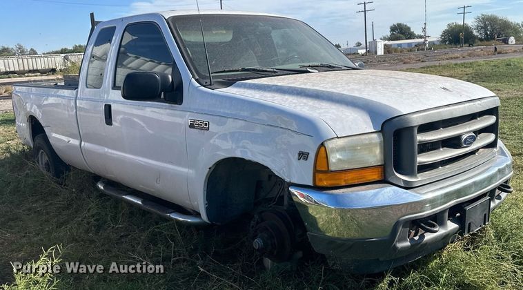 image for item DM2630 2001 Ford F250 Super Duty  SuperCab pickup truck