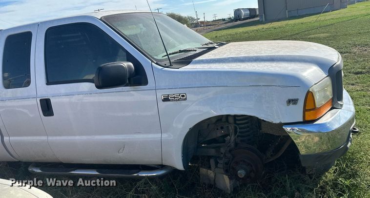 image for item DM2630 2001 Ford F250 Super Duty  SuperCab pickup truck