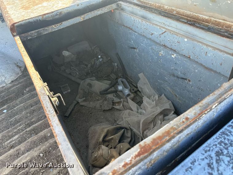 image for item DM2630 2001 Ford F250 Super Duty  SuperCab pickup truck