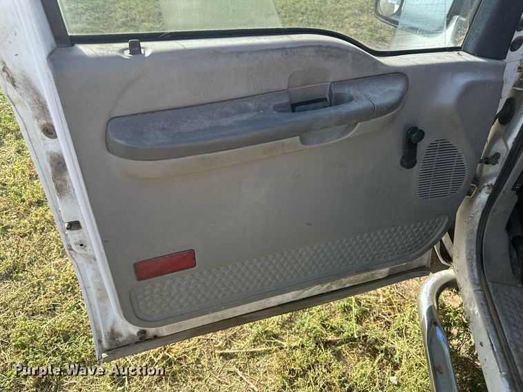 image for item DM2630 2001 Ford F250 Super Duty  SuperCab pickup truck