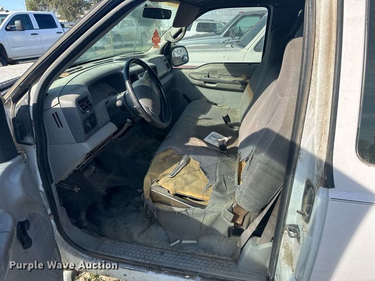 image for item DM2630 2001 Ford F250 Super Duty  SuperCab pickup truck