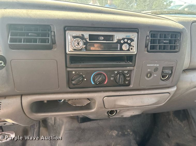 image for item DM2630 2001 Ford F250 Super Duty  SuperCab pickup truck