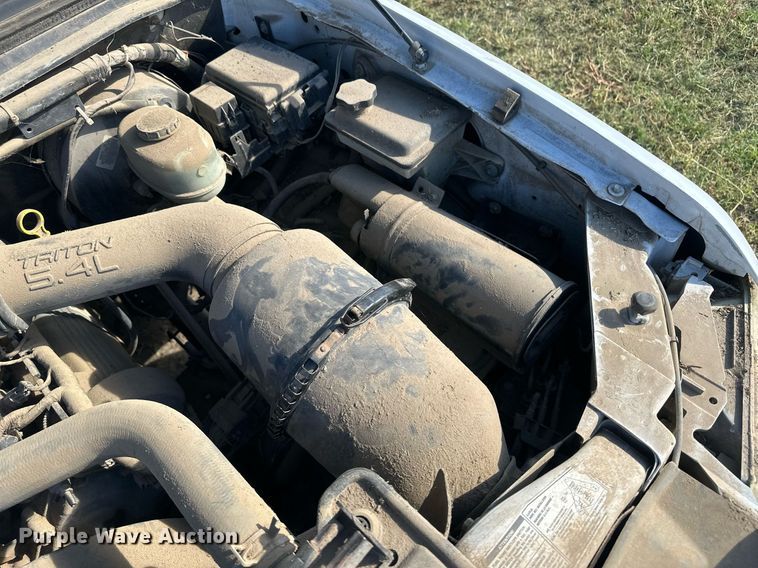 image for item DM2630 2001 Ford F250 Super Duty  SuperCab pickup truck