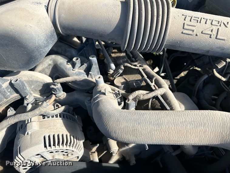 image for item DM2630 2001 Ford F250 Super Duty  SuperCab pickup truck