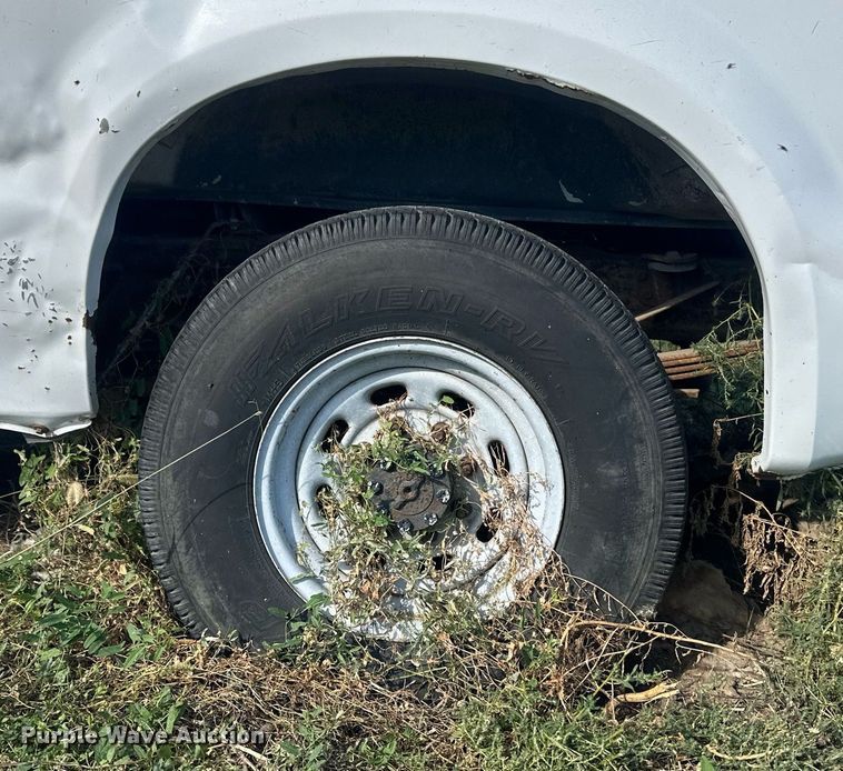 image for item DM2630 2001 Ford F250 Super Duty  SuperCab pickup truck