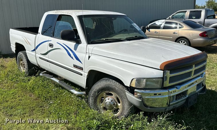 image for item DM6497 2002 Dodge Ram 2500  Quad Cab pickup truck