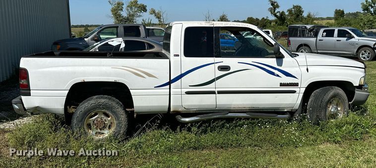 image for item DM6497 2002 Dodge Ram 2500  Quad Cab pickup truck