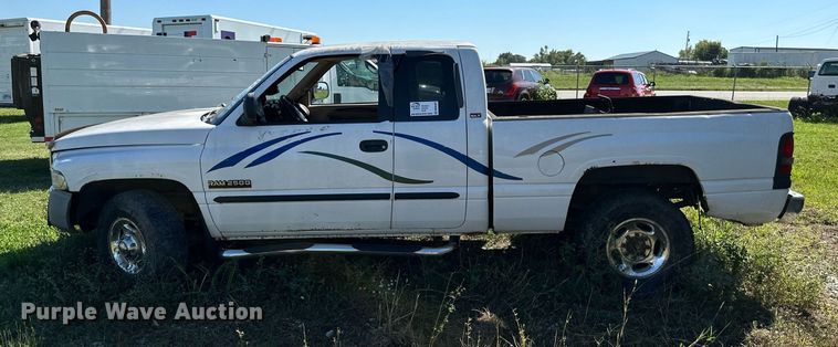 image for item DM6497 2002 Dodge Ram 2500  Quad Cab pickup truck