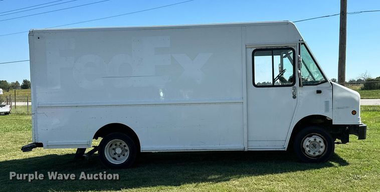 image for item DM6498 1997 Freightliner MT45  delivery truck