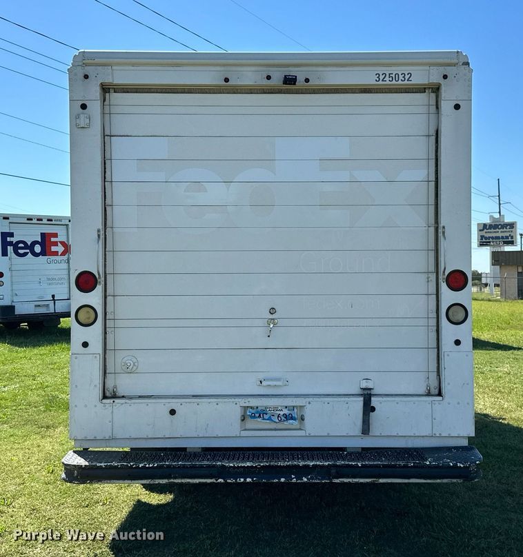 image for item DM6498 1997 Freightliner MT45  delivery truck