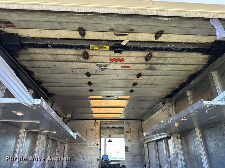 image for item DM6498 1997 Freightliner MT45  delivery truck