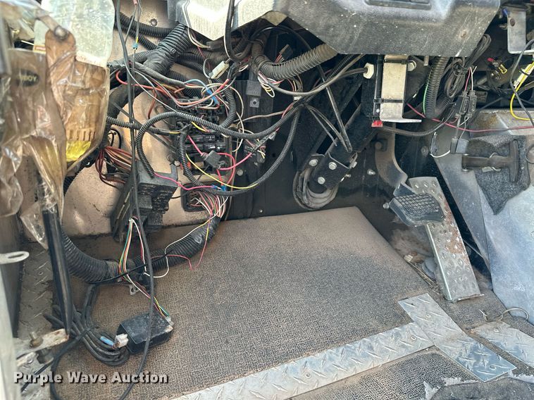 image for item DM6498 1997 Freightliner MT45  delivery truck