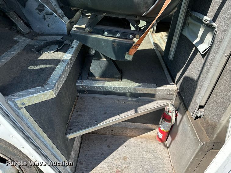 image for item DM6498 1997 Freightliner MT45  delivery truck