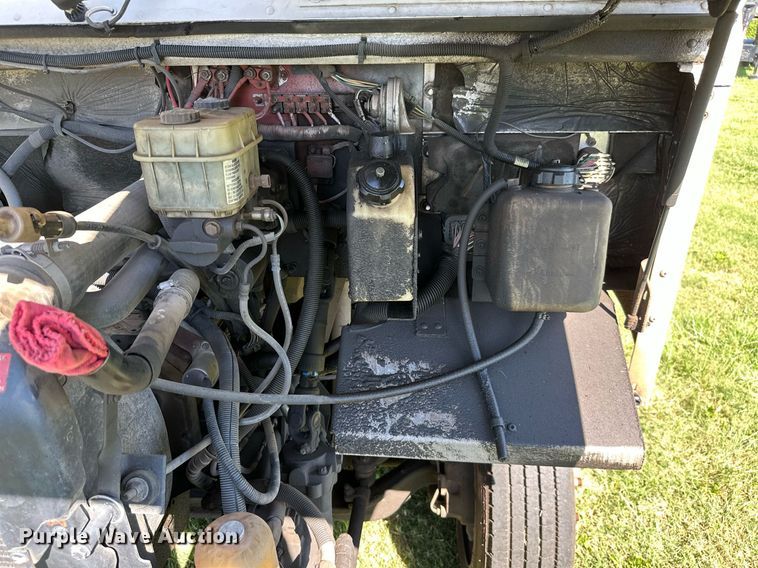 image for item DM6498 1997 Freightliner MT45  delivery truck