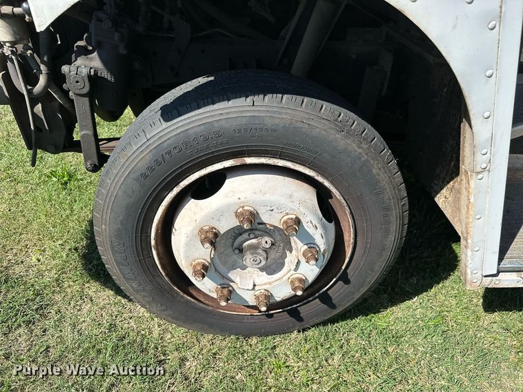 image for item DM6498 1997 Freightliner MT45  delivery truck