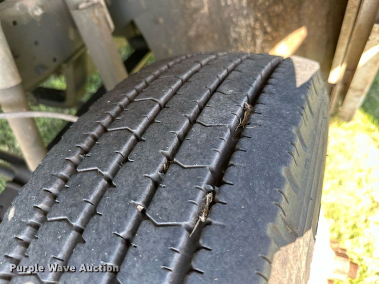 image for item DM6498 1997 Freightliner MT45  delivery truck