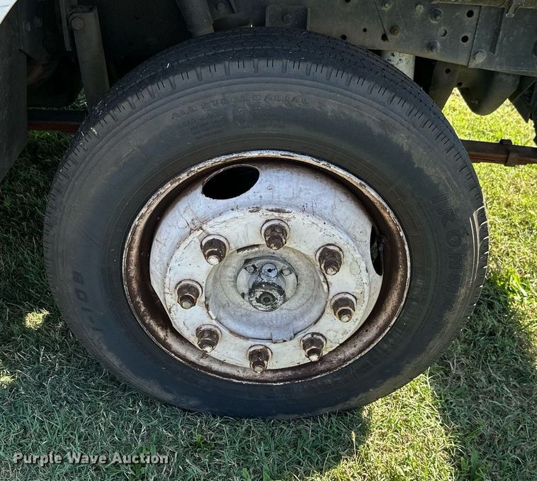 image for item DM6498 1997 Freightliner MT45  delivery truck