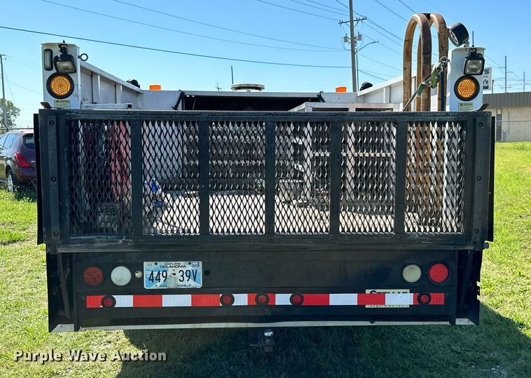 image for item DM6499 2005 Ford F350 Super Duty XL  utility bed pickup truck