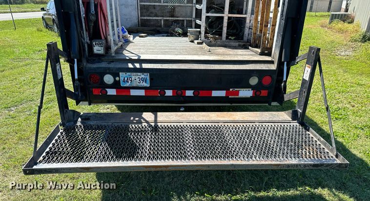 image for item DM6499 2005 Ford F350 Super Duty XL  utility bed pickup truck