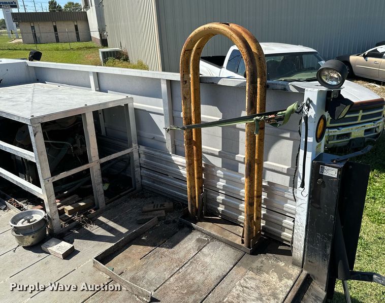 image for item DM6499 2005 Ford F350 Super Duty XL  utility bed pickup truck