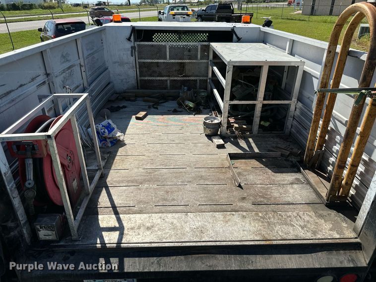 image for item DM6499 2005 Ford F350 Super Duty XL  utility bed pickup truck