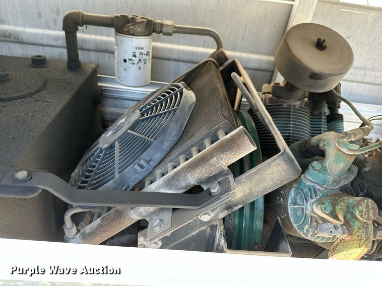 image for item DM6499 2005 Ford F350 Super Duty XL  utility bed pickup truck