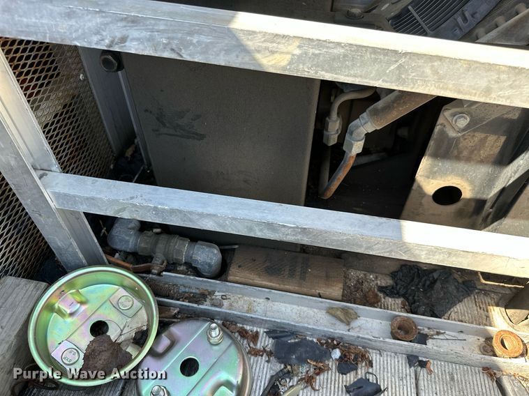 image for item DM6499 2005 Ford F350 Super Duty XL  utility bed pickup truck